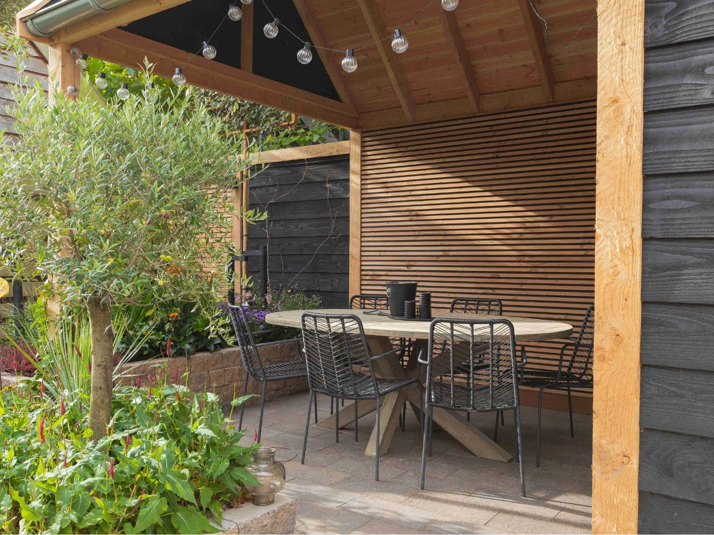 Douglas overkapping zadeldak, 900 x 300, met achterwand, Westwood DIY - Afbeelding 6